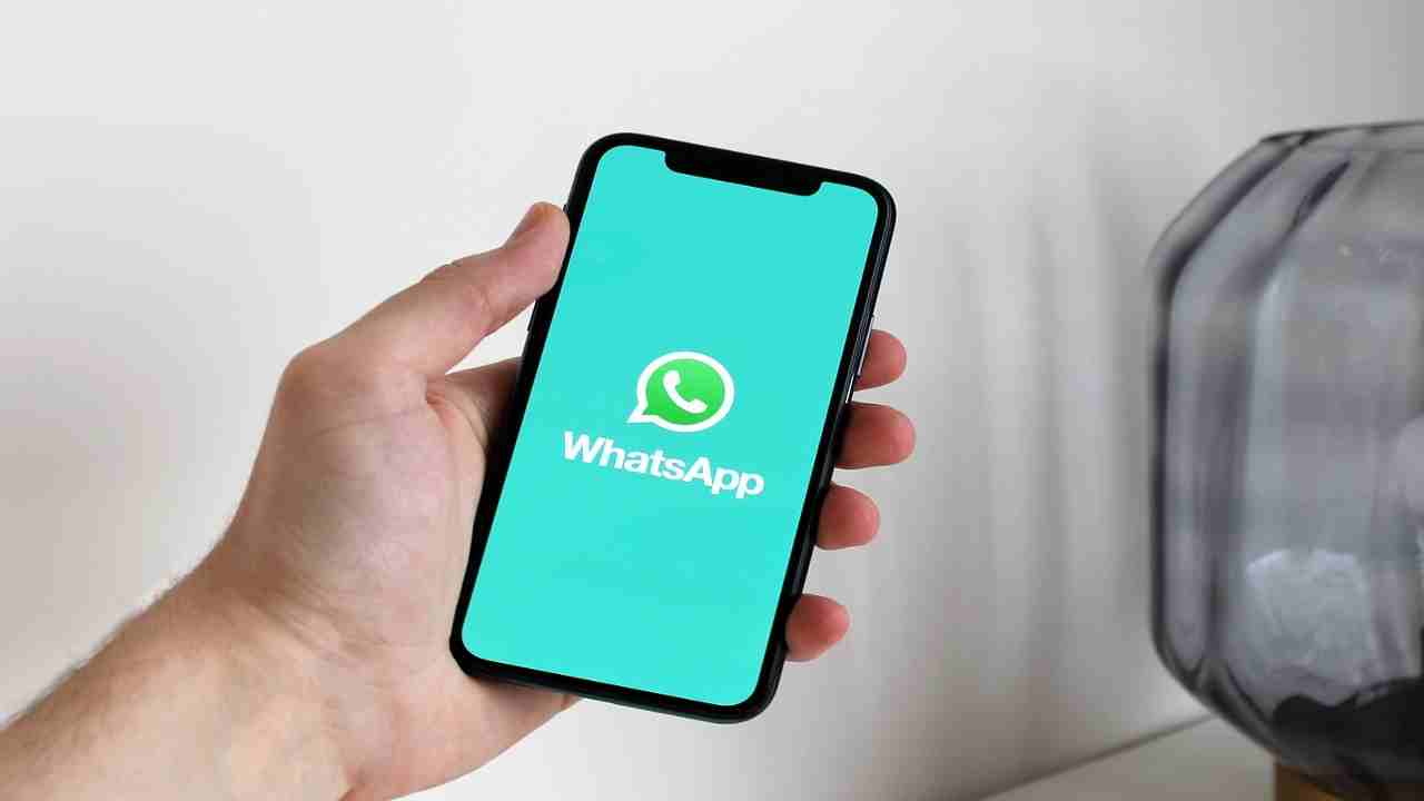 Whatsapp, come abbandonare un gruppo senza farsi sprecare: il trucco da conoscere