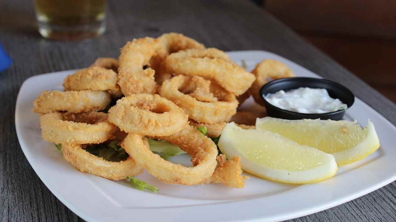 A Natale altro che calamari fritti o in umido ecco come prepararli croccanti e leggeri