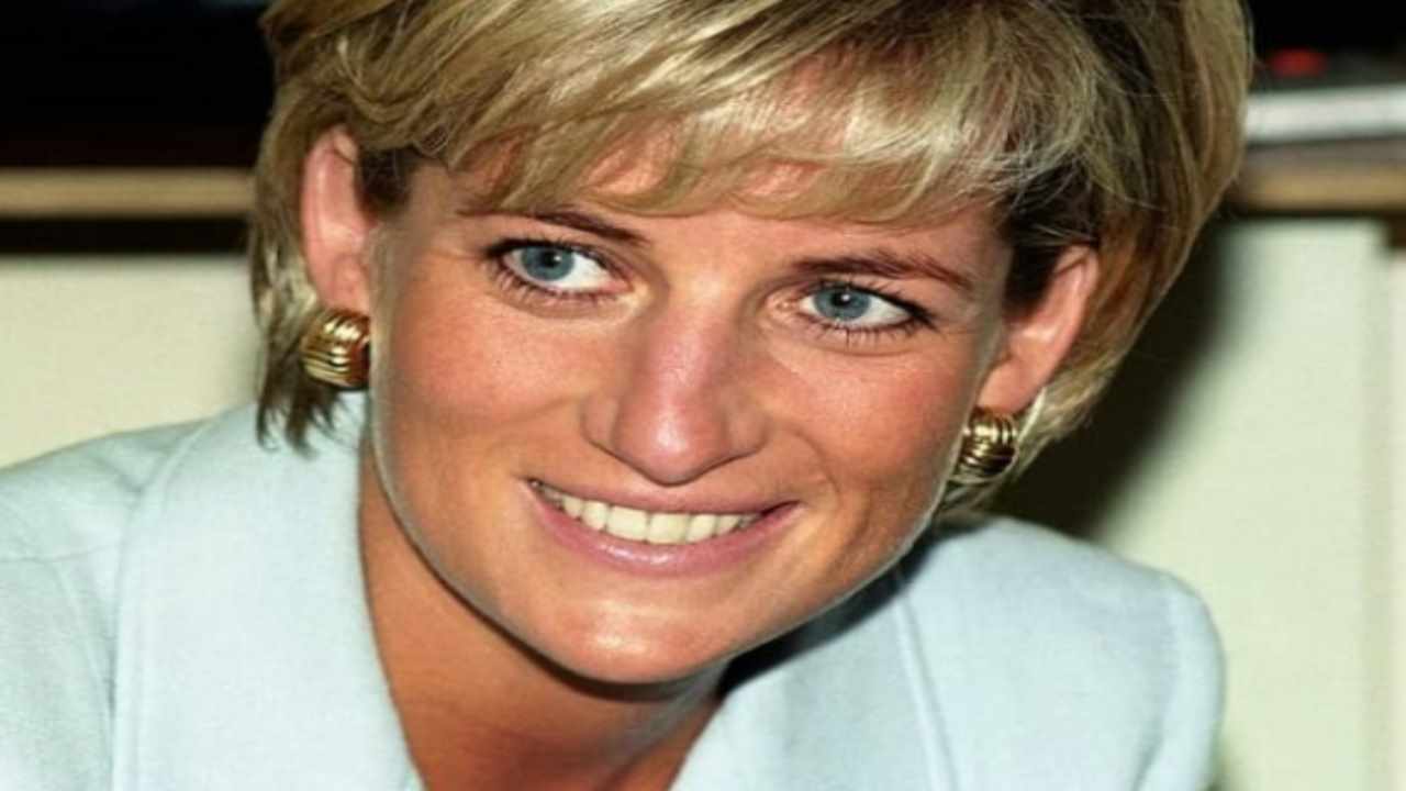 Il principe William stupisce: il regalo in nome di Diana ai senzatetto