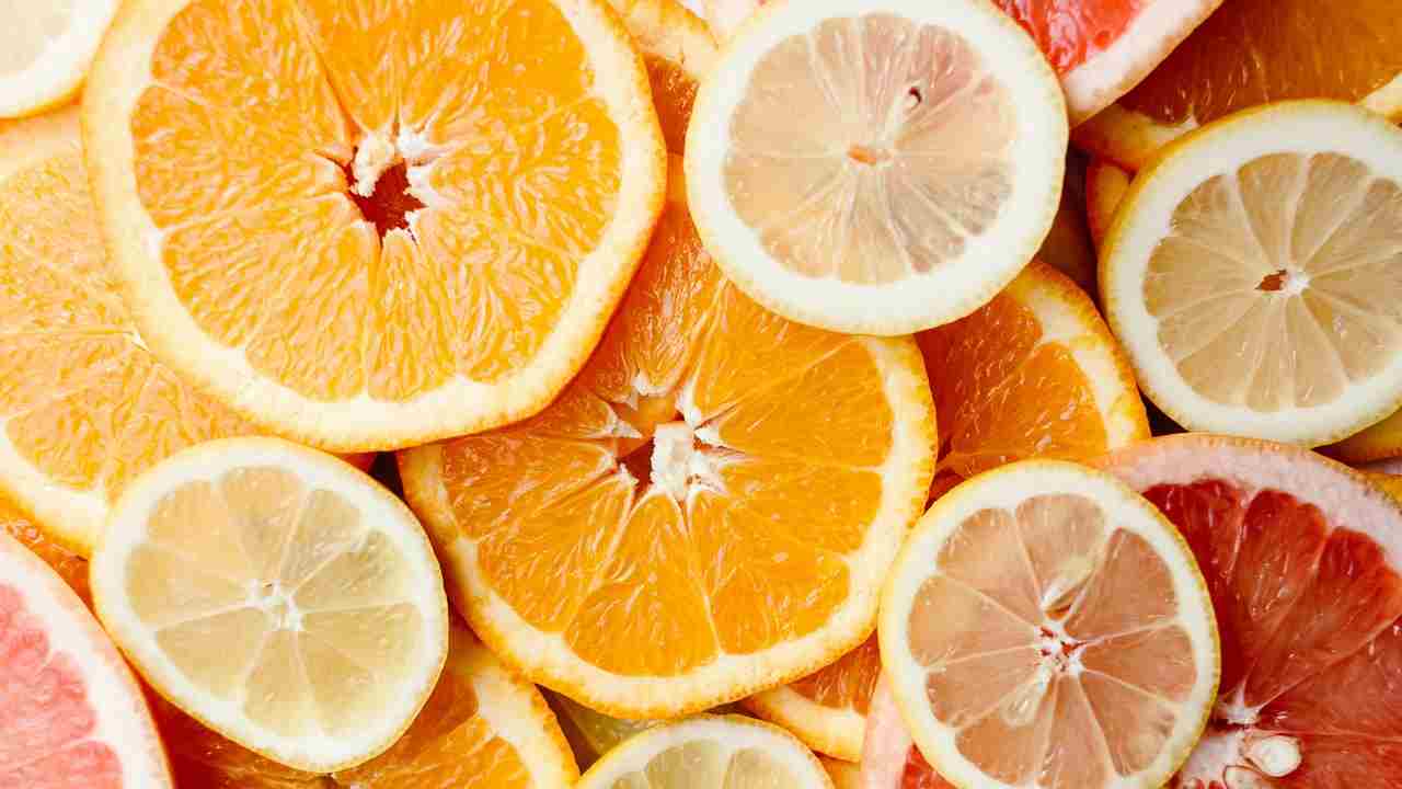 Tutti pensano che sia l'arancia il frutto con più vitamina C, ma non è così! 2022-1-7 Nonsapeviche.com
