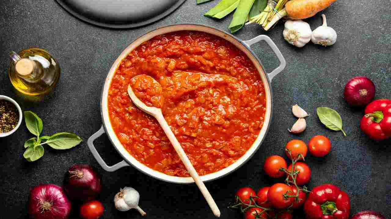 differenza fra il sugo alla genovese e quello napoletano