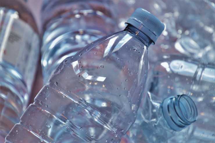 Stop alla plastica monouso in Italia