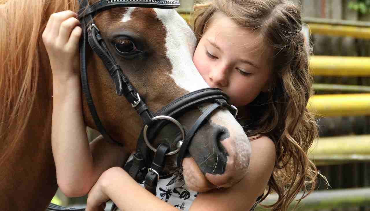 Il miglior amico dei bambini non è il cane ma il cavallo: ecco perché