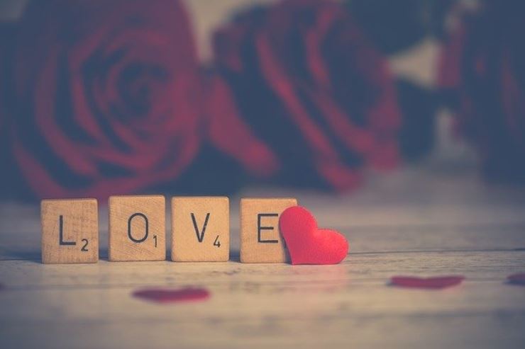 San Valentino non fate richieste di matrimonio in questo giorno! Ecco cosa non dovete regalare