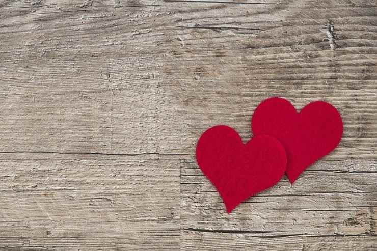 San Valentino non fate richieste di matrimonio in questo giorno! Ecco cosa non dovete regalare