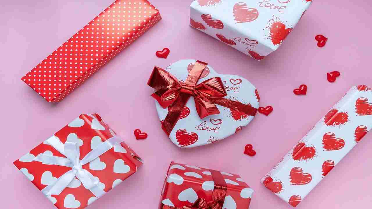 San Valentino non fate richieste di matrimonio in questo giorno! Ecco cosa non dovete regalare