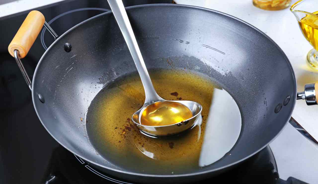 buttare olio frittura 20220318 - Nonsapeviche.com