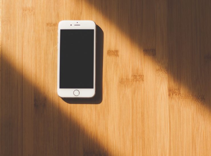 perche non dovete dormire con il cellulare vicino