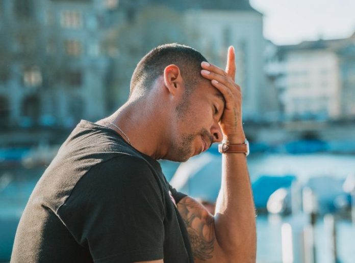 Giramento di testa quando vi alzate, ecco cosa dovete fare NonSapeviChe Giramento di testa quando vi alzate, ecco cosa dovete fare NonSapeviChe