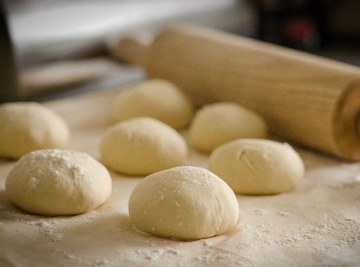 pizza croccante, leggera e asciutta, finalmente un impasto sena lievitazione