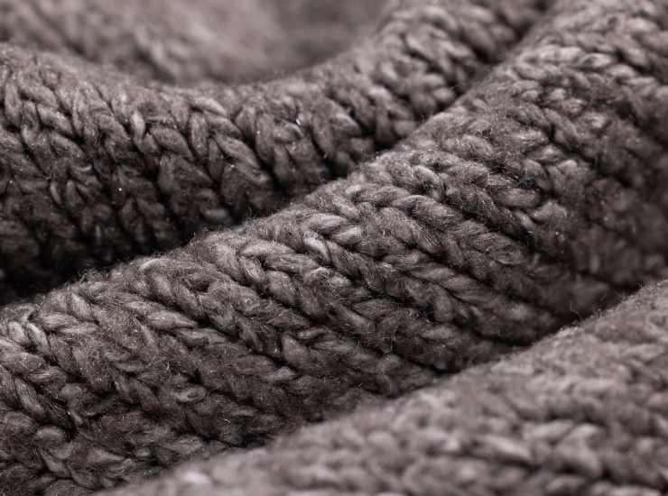 come trattare i maglioni di lana da riporre via per l'anno prossimo