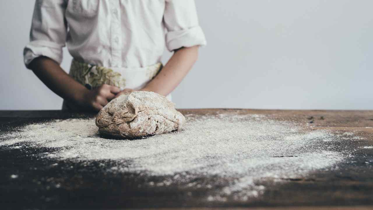 il segreto per fare un pane croccante come quello del forno è solo uno