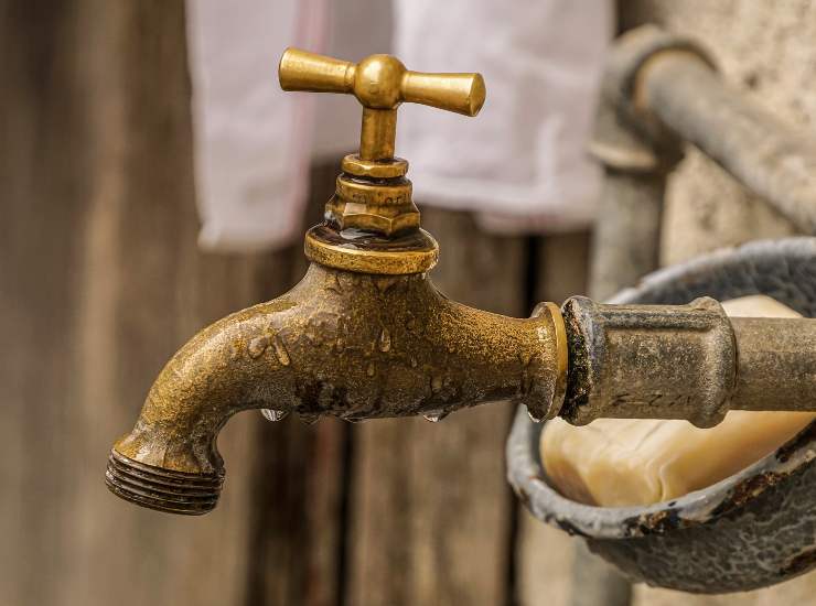 come sturare tutti gli scarichi di casa, dal wc al lavandino risparmiando sull'idraulico