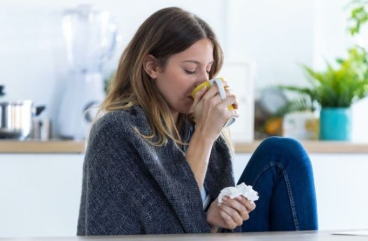 Bere acqua calda tutti i giorni ha incredibili effetti su reflusso, gastrite, cuore e linea: ecco quando berla