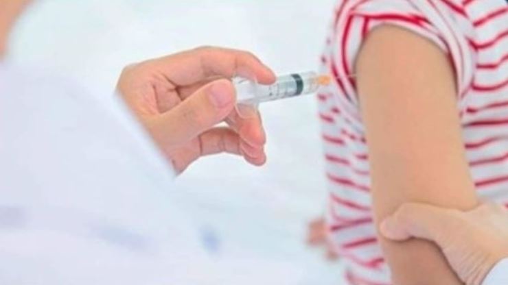 Emergono dubbi sulle vaccinazioni da covid ai bambini, ecco perché in altri paesi non e come in Italia