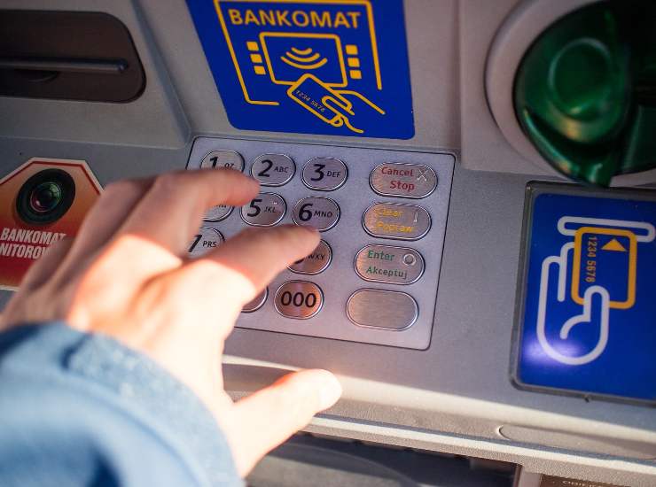 15 aprile, bancomat impazziti e pos bloccati sara stato un attacco hacker? vediamo cosa dicono