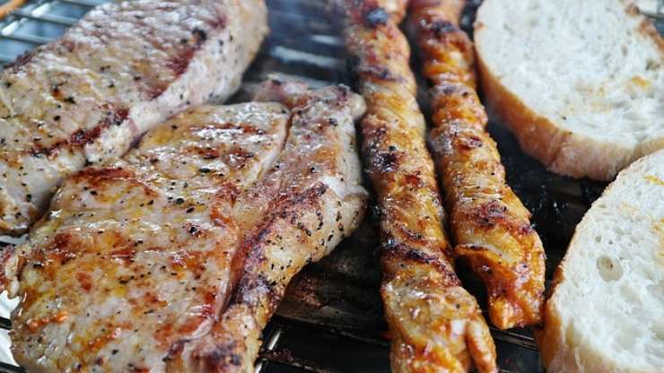 5 trucchetti per cuocere la carne alla brace perfettamente