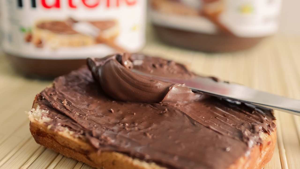 Nutella bianca in arrivo, possibile, ma sarà di nocciole? Vediamo cosa ci sta dentro