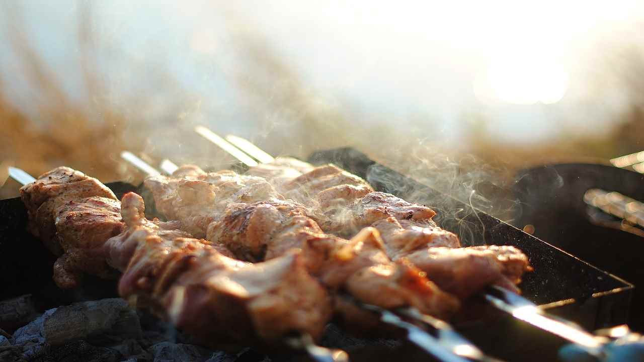 5 trucchetti per cuocere la carne alla brace perfettamente