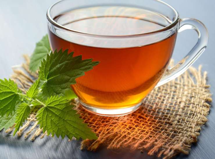 E arrivato il momento delle tisane detox sgonfianti e disintossicante