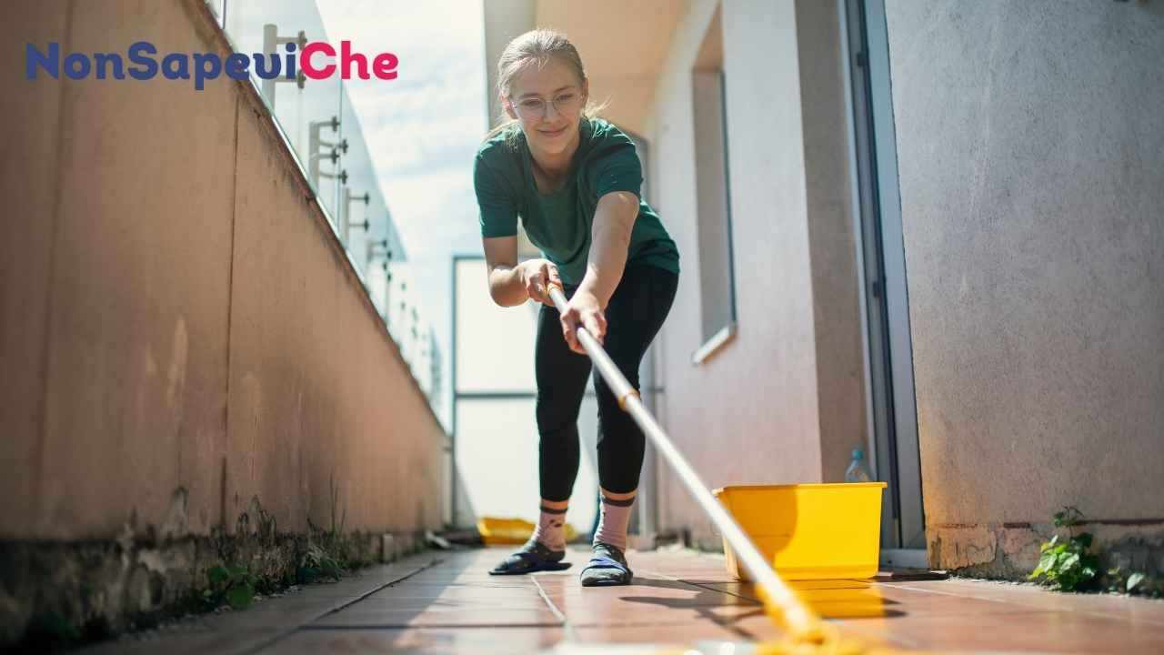 Come rimuovere il calcare e la ruggine dal tuo balcone con questi trucchetti e farlo tornare come nuovo