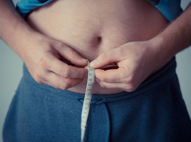 obesita una malattia cronica, un problema medico, ecco come si affronta