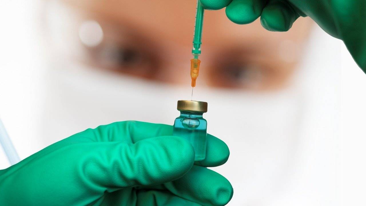 Omicron, ecco il vaccino che protegge di più secondo un nuovo studio