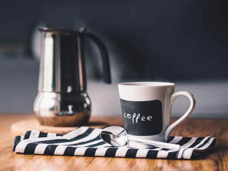 Ecco perche non dovresti bere il caffè in questo momento della giornata