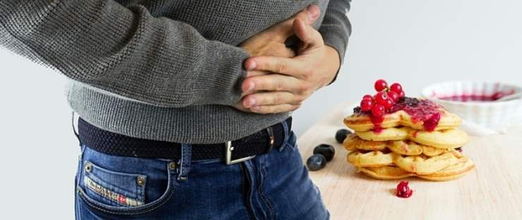Se dopo aver mangiato ti compaiono questi sintomi dolorosi potrebbe trattarsi di questo problema