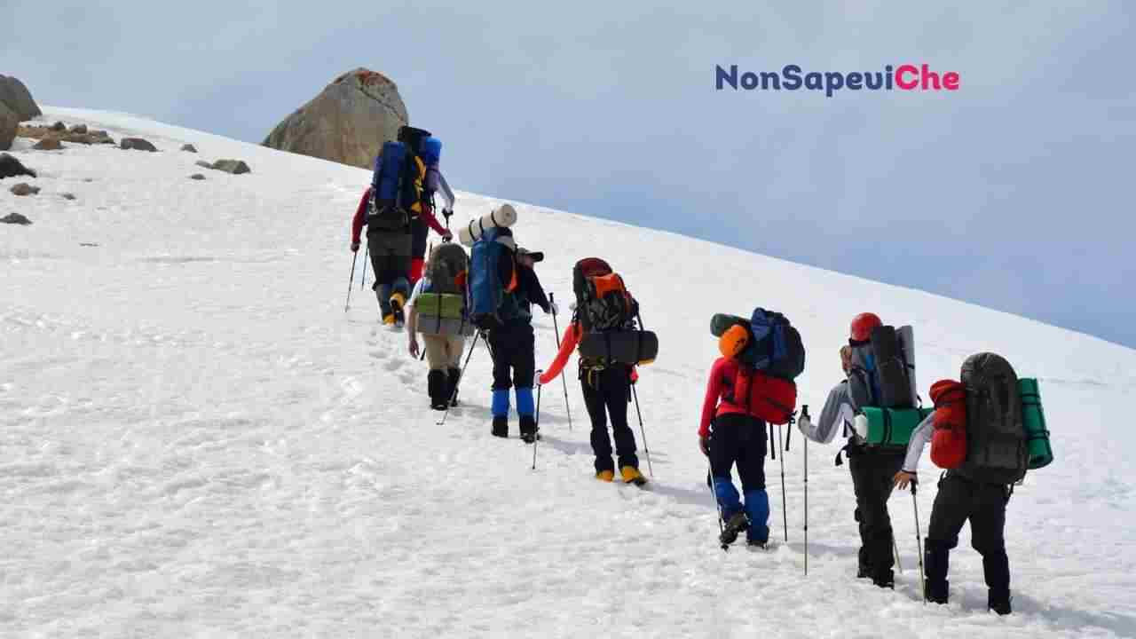 Distacco del ghiacciaio e escursioni in montagna: cosa sapere per farle in sicurezza