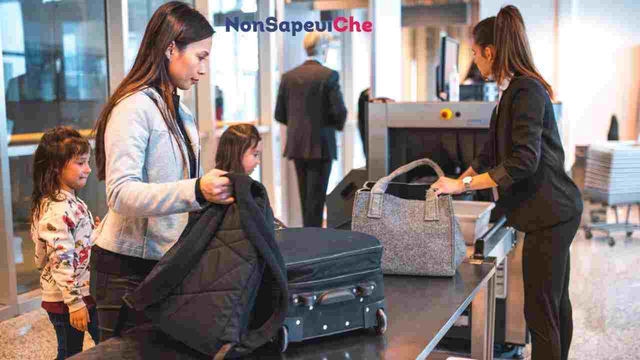 Vietato imbarcare i bagagli: i consigli per il problema dei voli