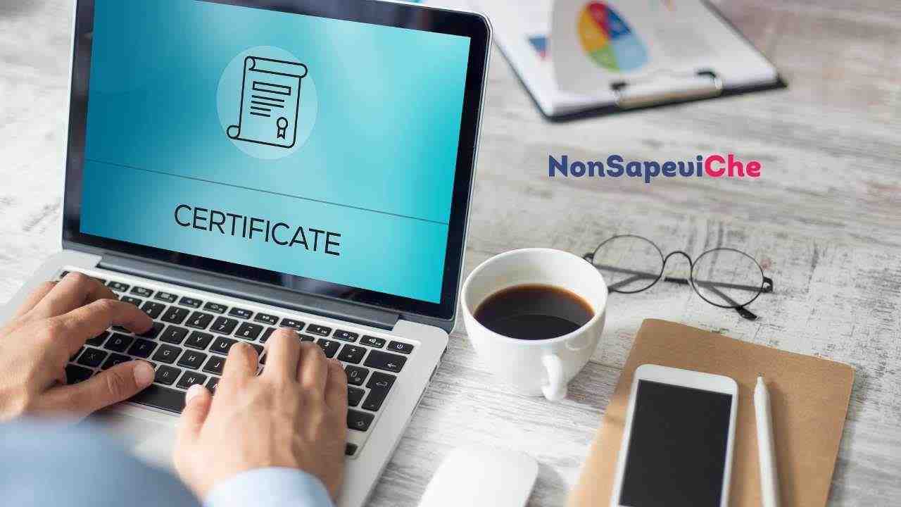 Ti occorre un certificato anagrafico, ora lo puoi scaricare online, addio file!