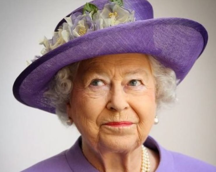Il Vezzo della regina Elisabetta II, l'utilizzo non era solo estetico, messaggiava in codice