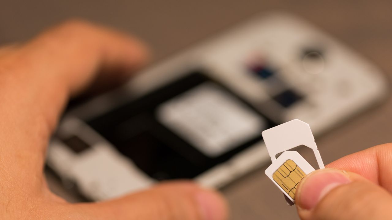 Sim card telefoniche addio, incredibile il telefono sarà senza scheda