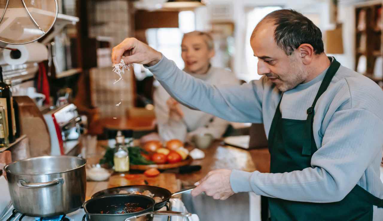 Troppo sale nella pasta, non la buttare aggiustala così