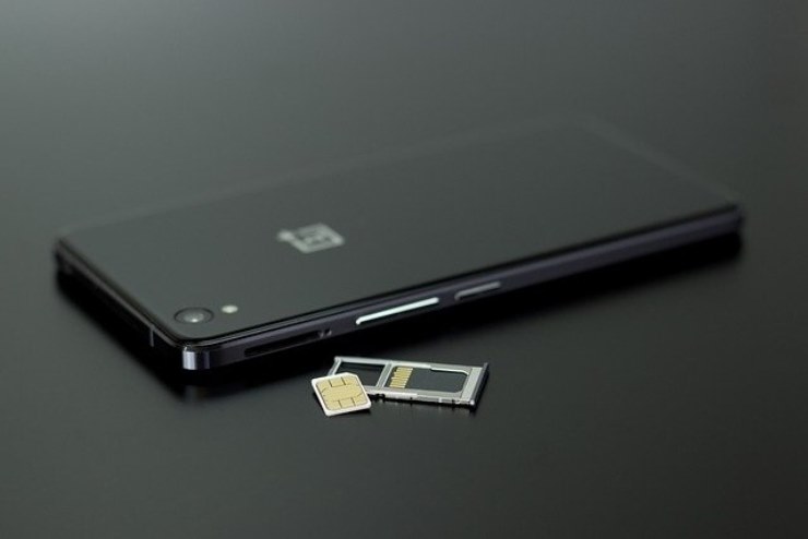 Sim card telefoniche addio, incredibile il telefono sarà senza scheda